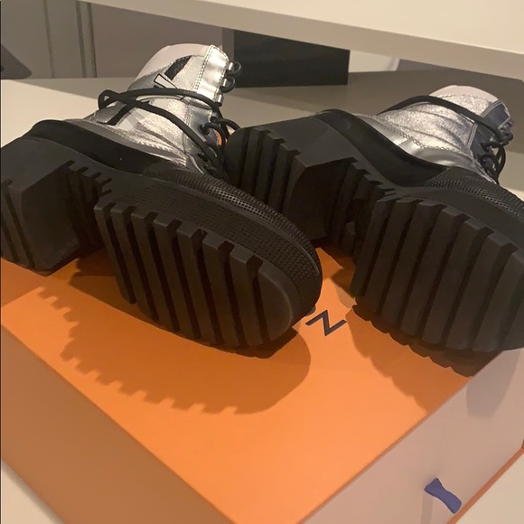 Desert boots  limited edition.metallic Spaceship - Picture 3 of 4